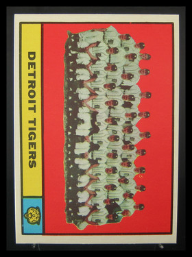 1961 Topps Tigers Team #51